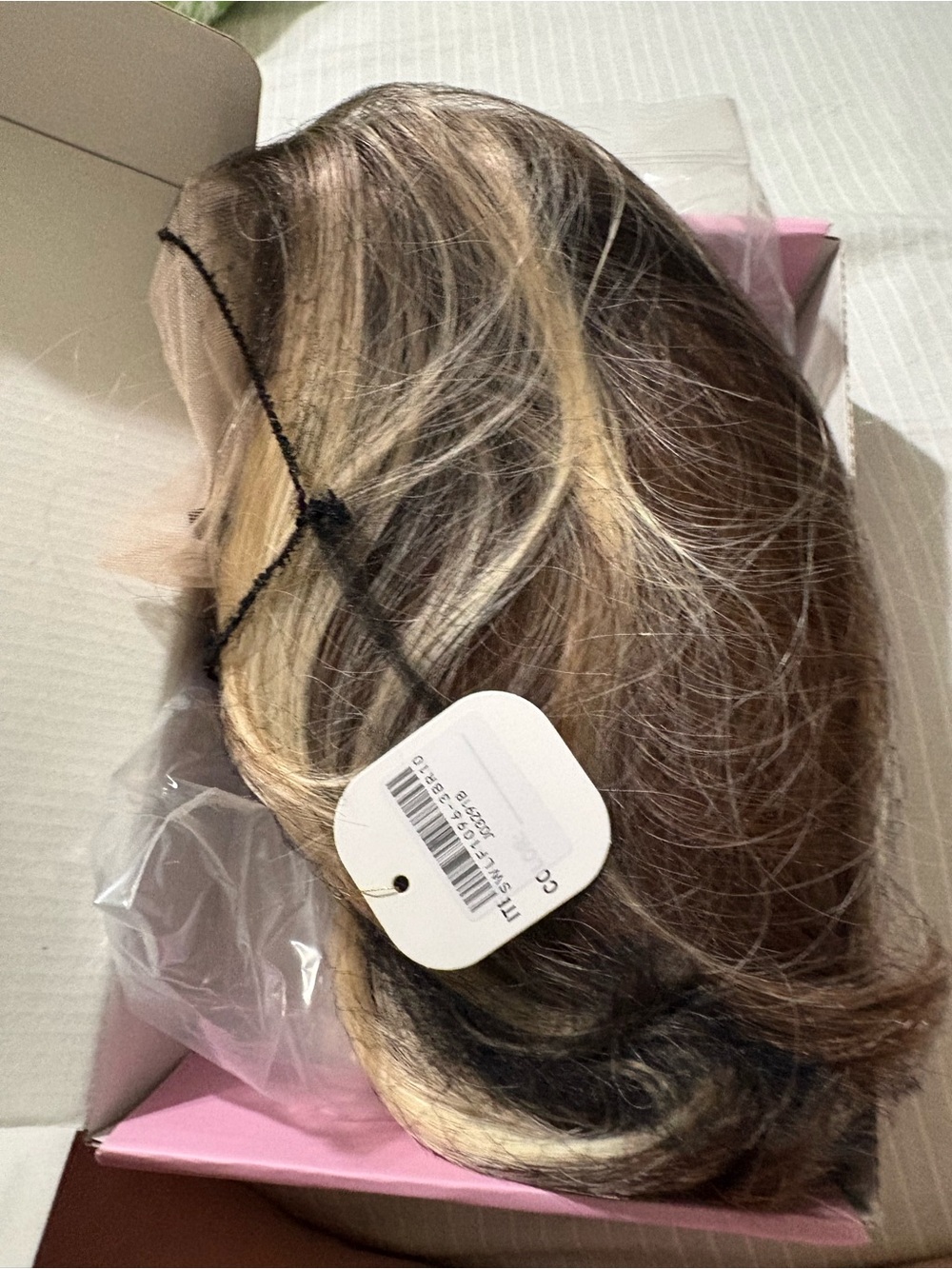 Wig - Picture 5 of 5